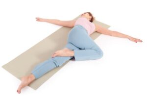 Supine twist (supta matsyendrasana)