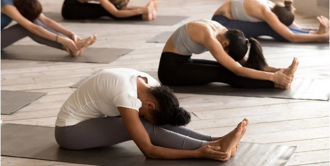 5 Simple Yoga Poses for Beginners to Do Every Day 1 5 simple yoga poses for beginners to do every day