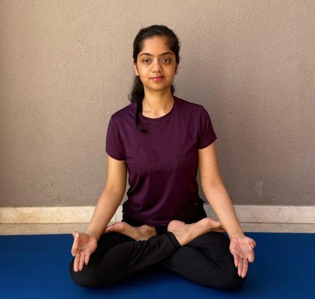 Akansha yoga trainer