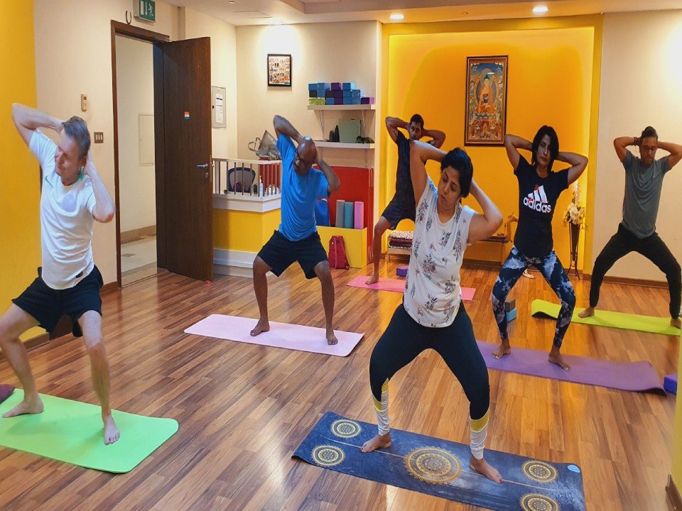 Mens yoga classes in dubai